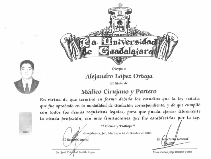 Título Médico Cirujano y Partero – UdG